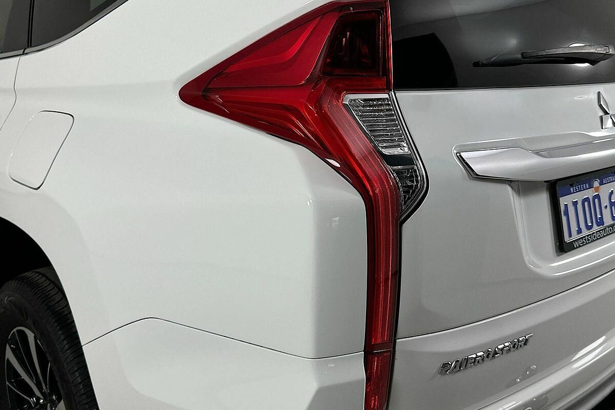 2015 Mitsubishi Pajero Sport GLX (4x4) QE