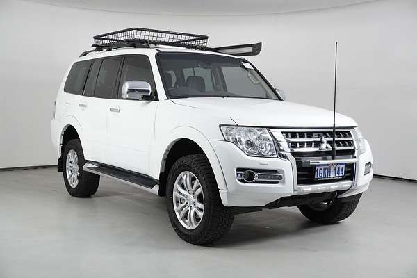 2017 Mitsubishi Pajero GLS LWB (4x4)