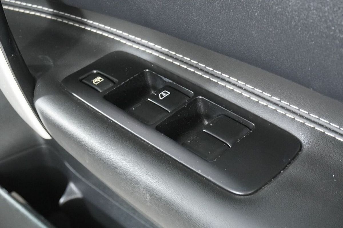 2013 Nissan Dualis TI-L (4x2) J10 MY13
