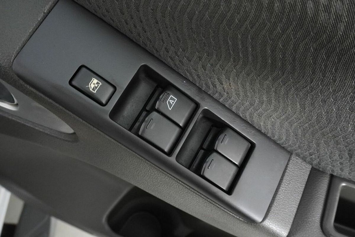 2012 Nissan Navara ST (4x4) D40 4X4