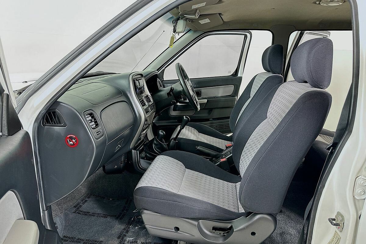 2015 Nissan Navara ST-R (4x4) D22 Series 5 4X4