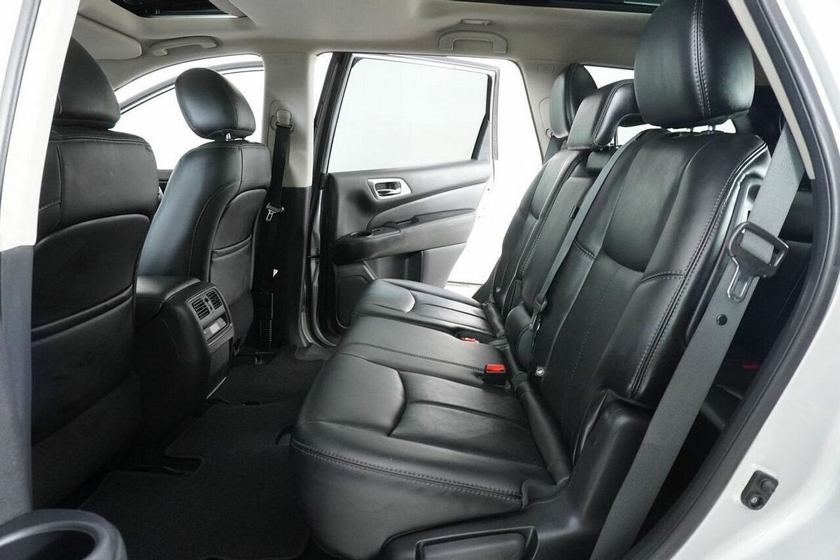 2015 Nissan Pathfinder ST-L (4x4) R52