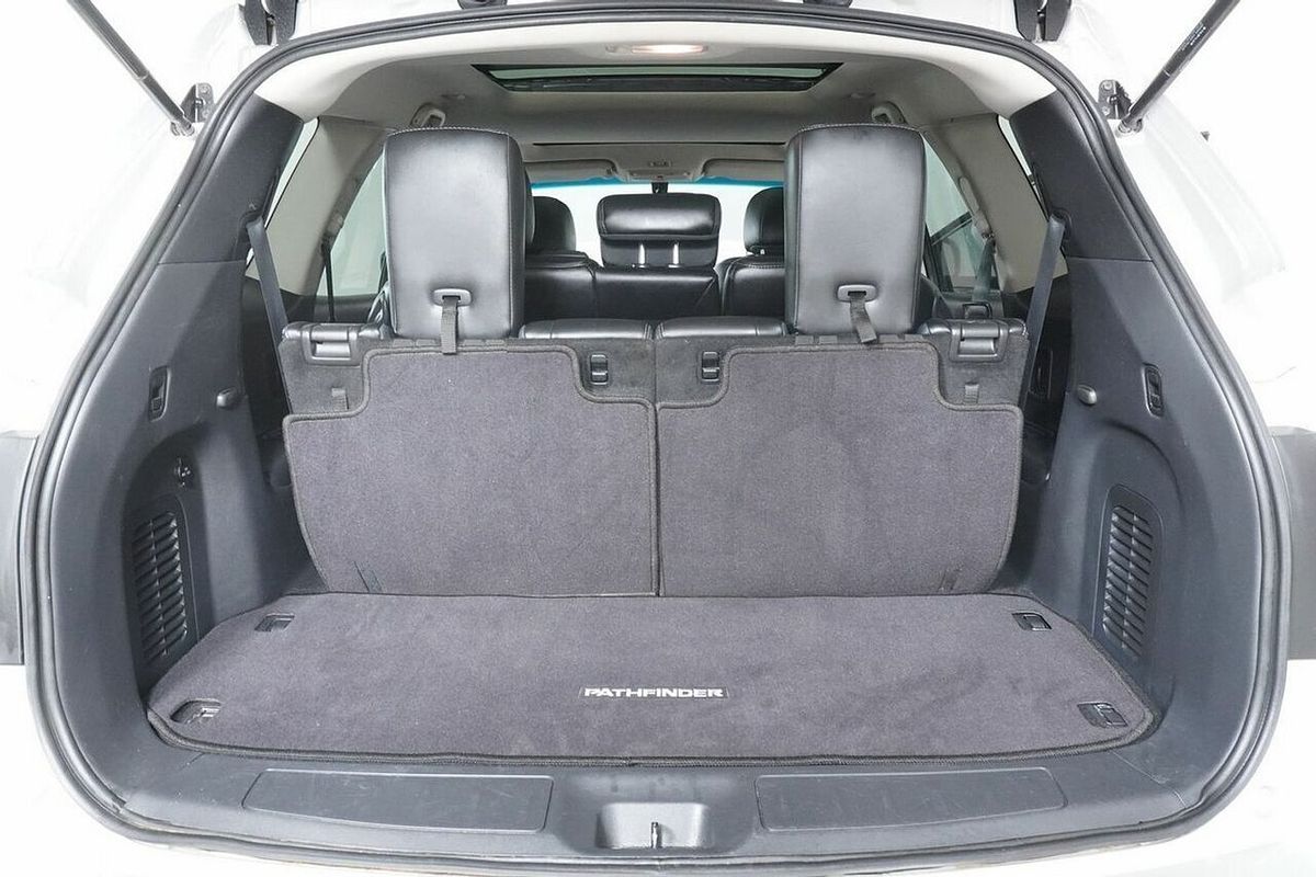 2015 Nissan Pathfinder ST-L (4x4) R52