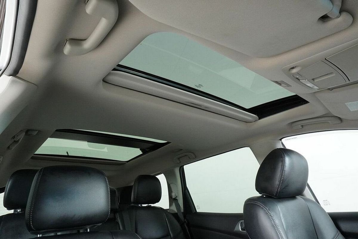2015 Nissan Pathfinder ST-L (4x4) R52