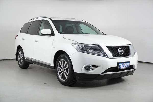 2016 Nissan Pathfinder ST-L (4x2)