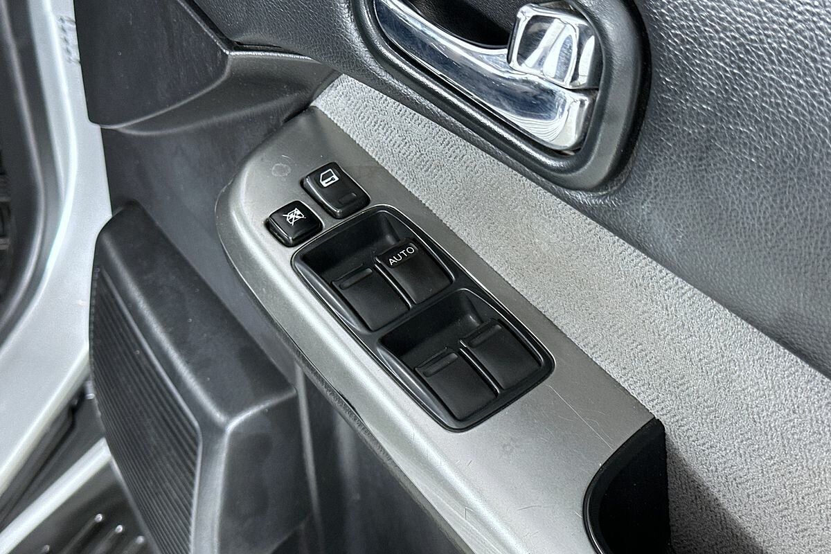 2014 Nissan Patrol ST (4x4) GU Series 9