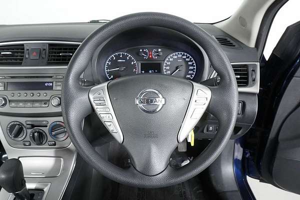 2013 Nissan Pulsar ST B17