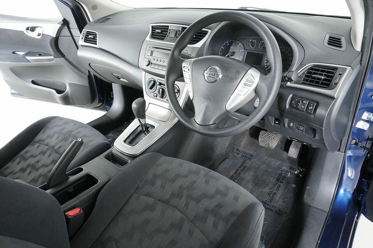 2013 Nissan Pulsar ST B17