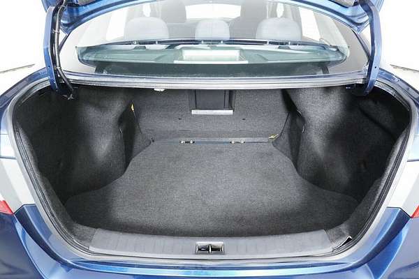 2013 Nissan Pulsar ST B17