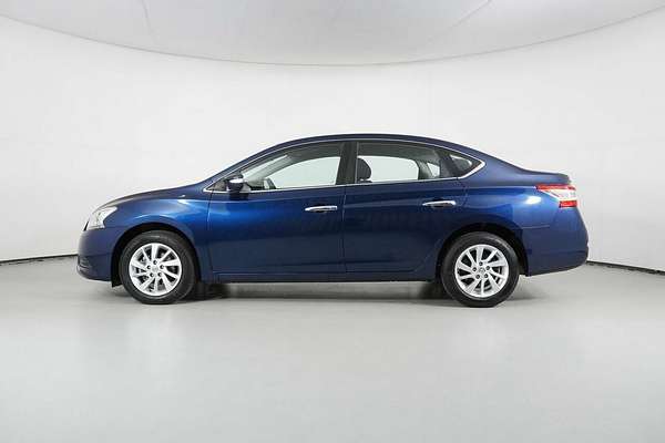 2013 Nissan Pulsar ST B17