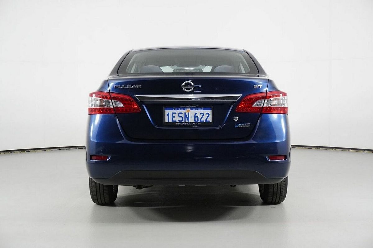 2013 Nissan Pulsar ST B17