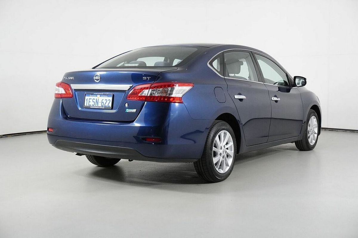 2013 Nissan Pulsar ST B17