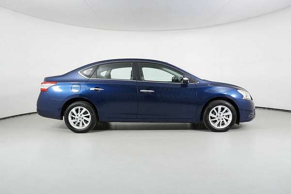 2013 Nissan Pulsar ST B17