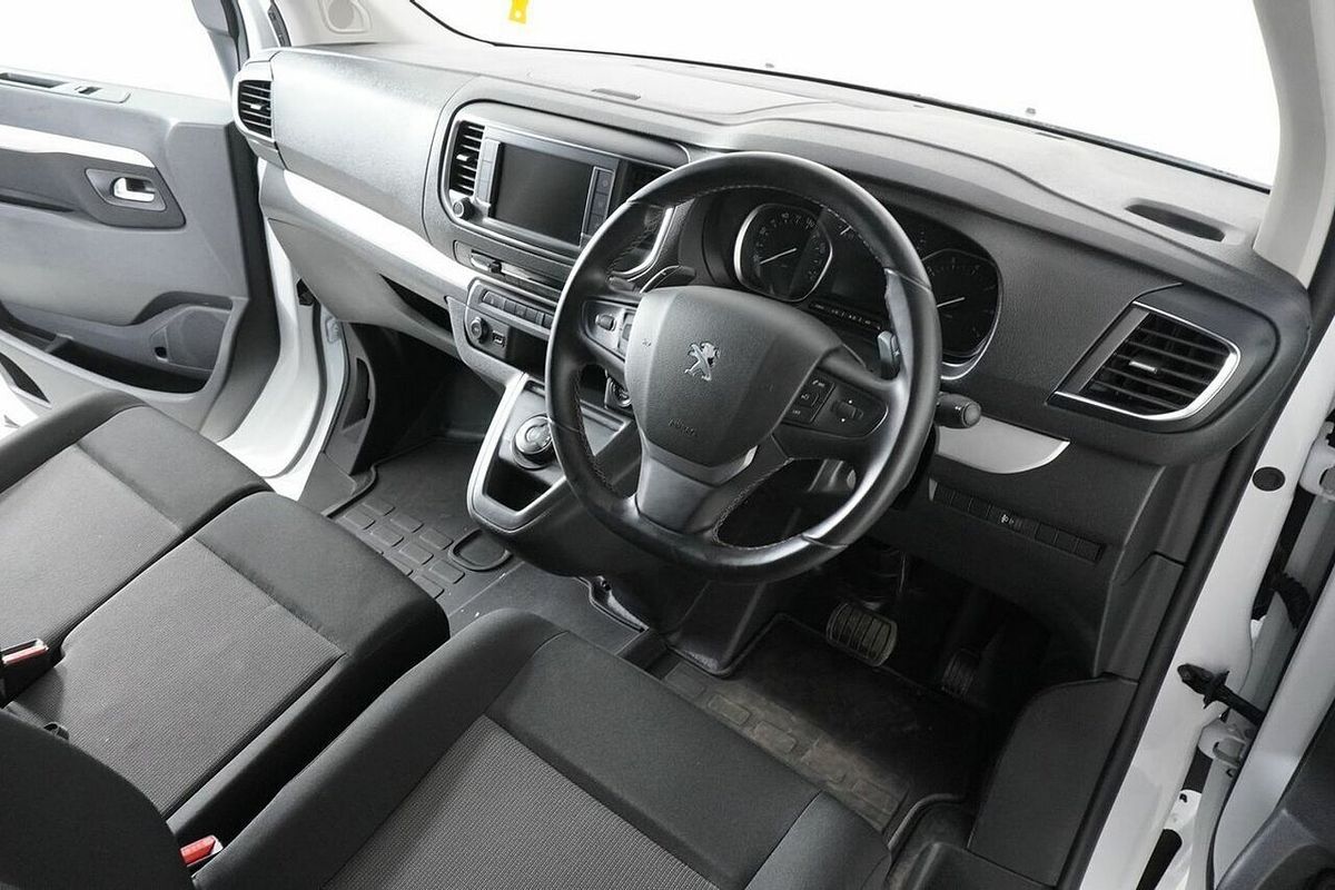 2023 Peugeot Expert PRO Short KO MY23