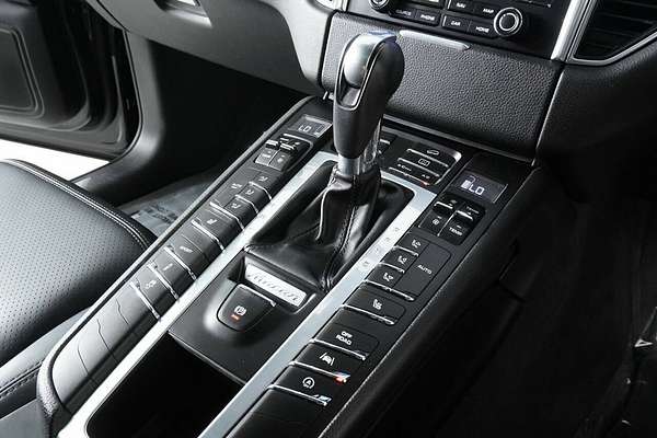 2018 Porsche Macan S 95B MY18