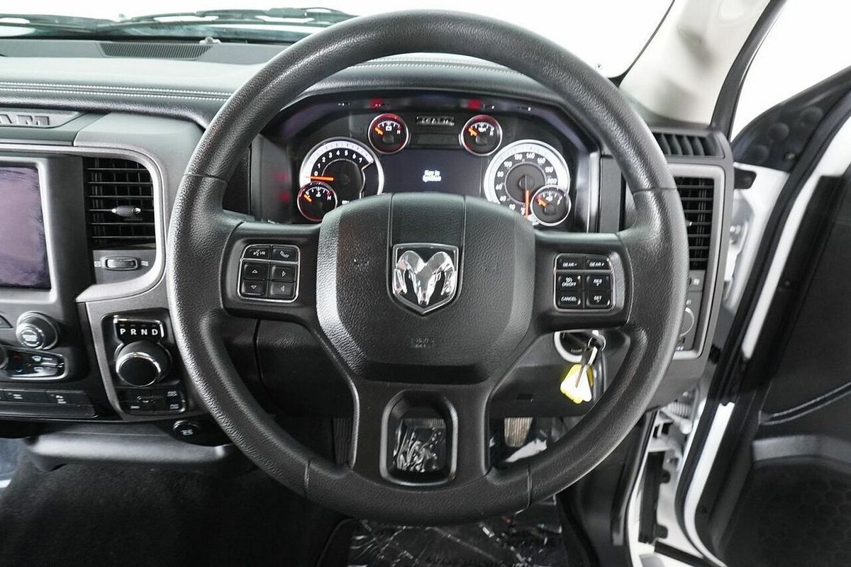 2021 RAM 1500 Express Rambox DS MY21 4X4