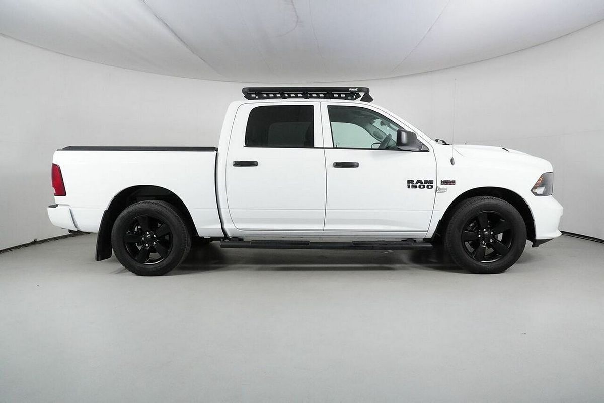 2021 RAM 1500 Express Rambox DS MY21 4X4