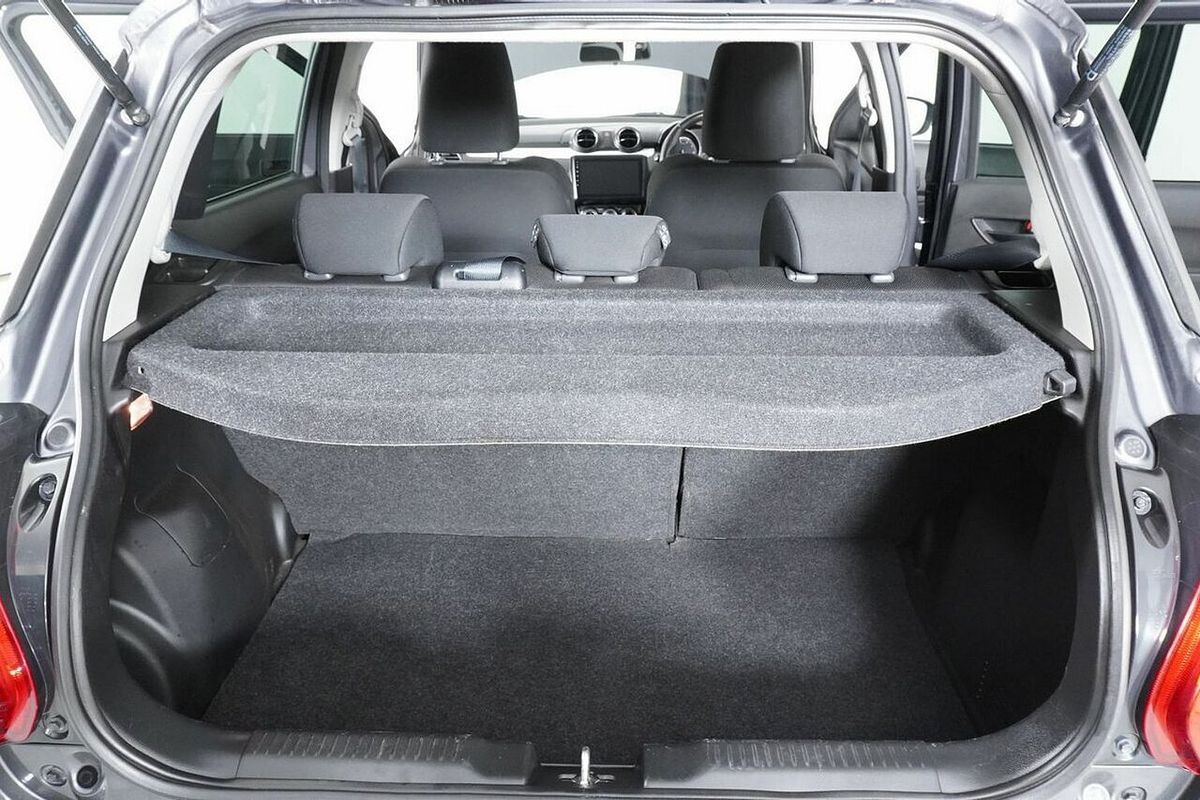 2022 Suzuki Swift GL Navi Plus AZ Series II