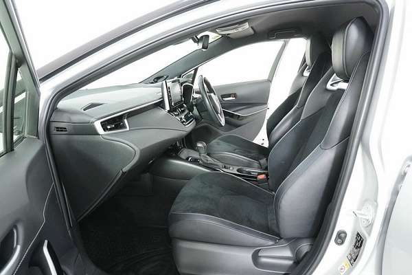 2020 Toyota Corolla ZR Hybrid ZWE211R