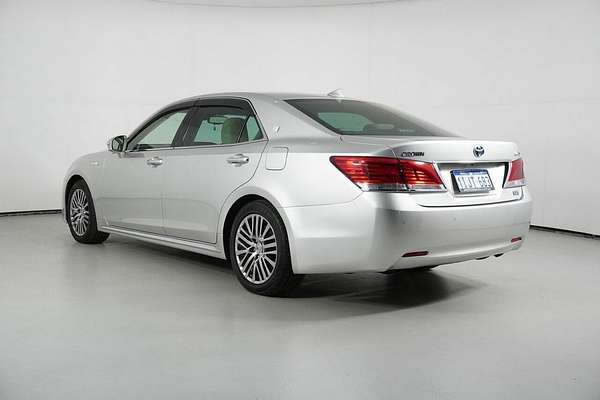 2016 Toyota Crown Majesta GWS214