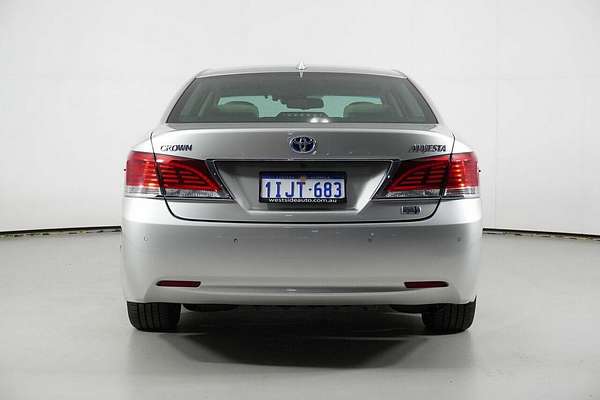 2016 Toyota Crown Majesta GWS214