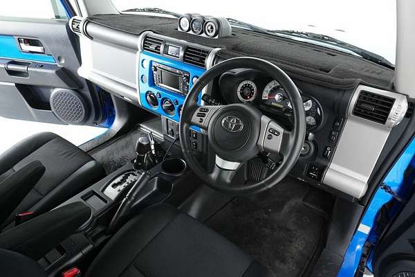 2011 Toyota FJ Cruiser GSJ15R