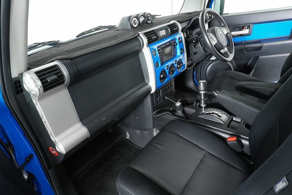 2011 Toyota FJ Cruiser GSJ15R