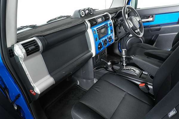 2011 Toyota FJ Cruiser GSJ15R