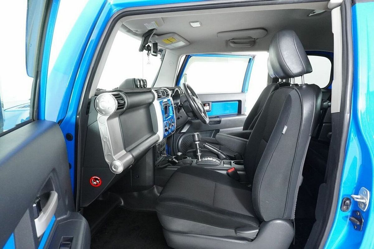 2011 Toyota FJ Cruiser GSJ15R