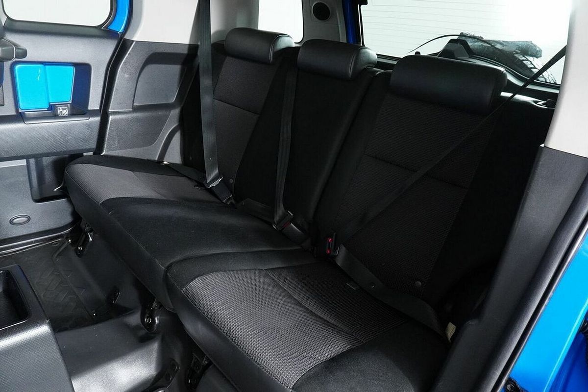 2011 Toyota FJ Cruiser GSJ15R