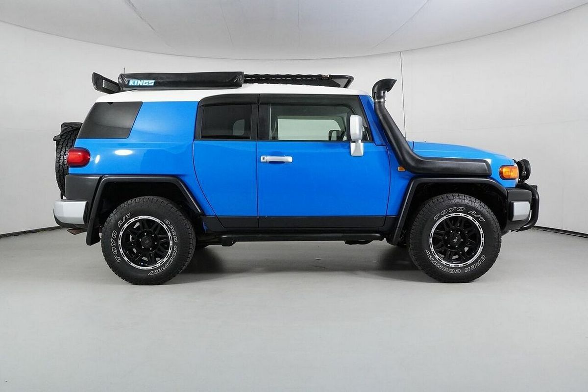 2011 Toyota FJ Cruiser GSJ15R