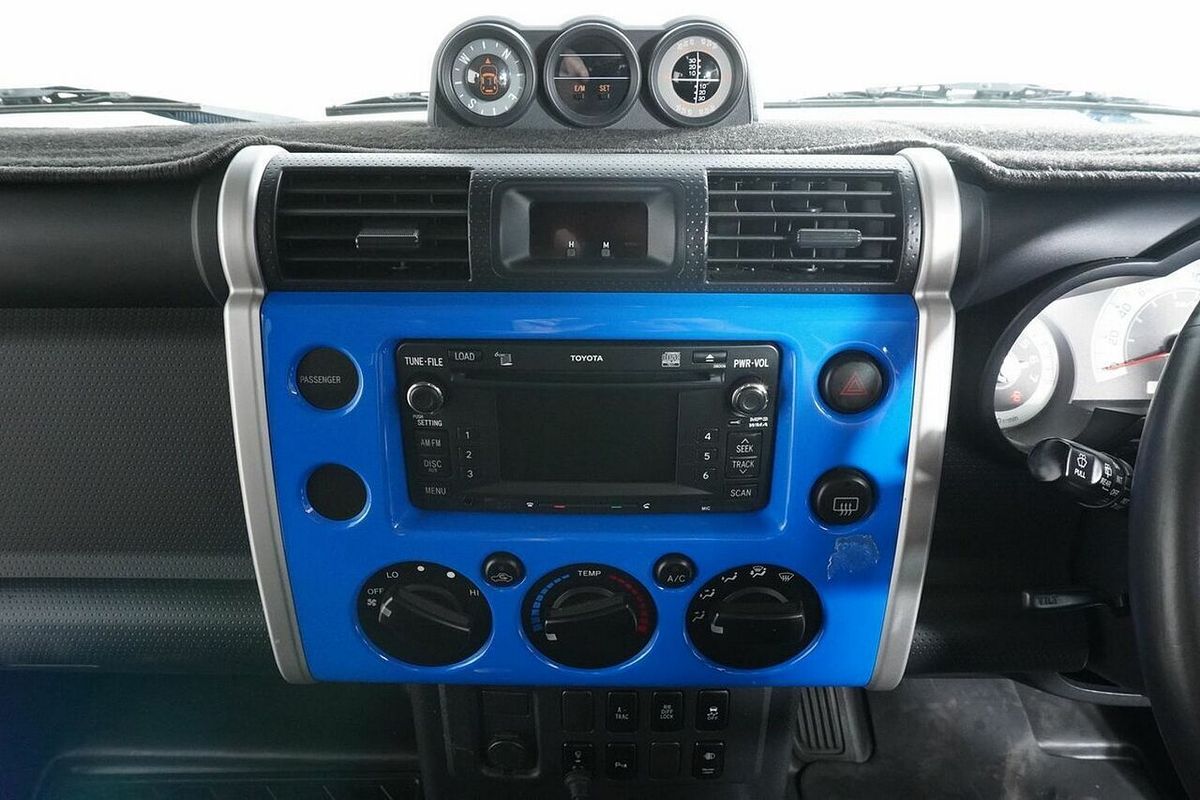 2011 Toyota FJ Cruiser GSJ15R