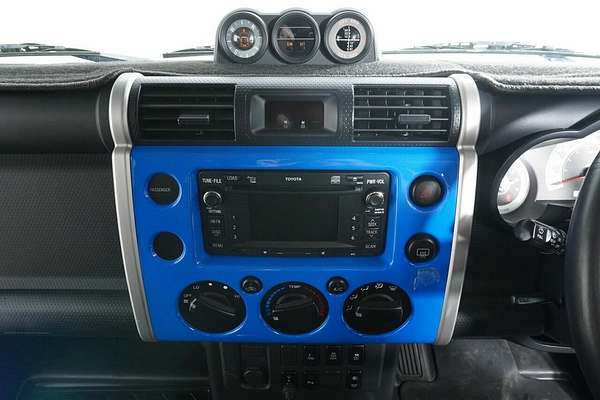 2011 Toyota FJ Cruiser GSJ15R