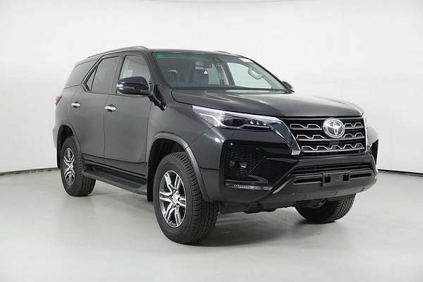 2022 Toyota Fortuner GXL Premium Interior GUN156R