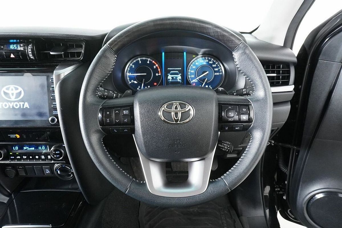 2022 Toyota Fortuner GXL Premium Interior GUN156R