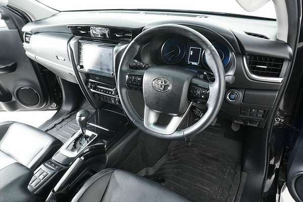 2022 Toyota Fortuner GXL Premium Interior GUN156R