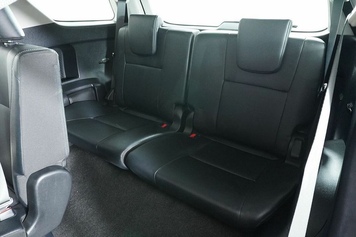 2022 Toyota Fortuner GXL Premium Interior GUN156R
