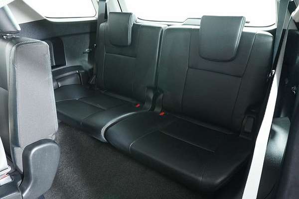 2022 Toyota Fortuner GXL Premium Interior GUN156R