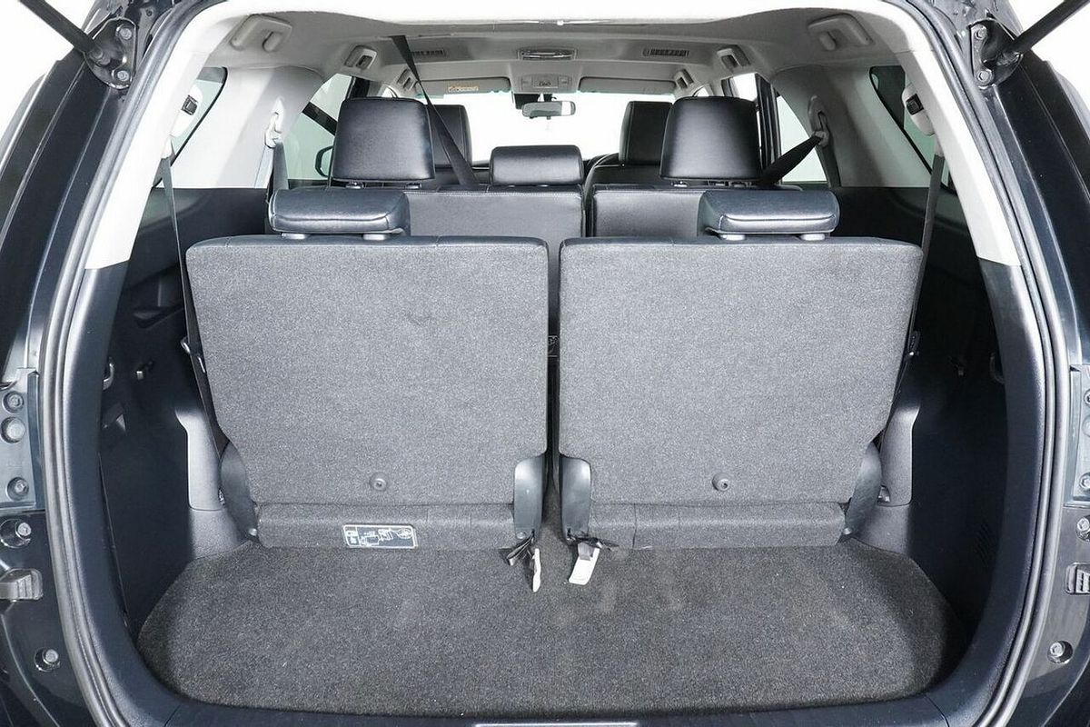 2022 Toyota Fortuner GXL Premium Interior GUN156R