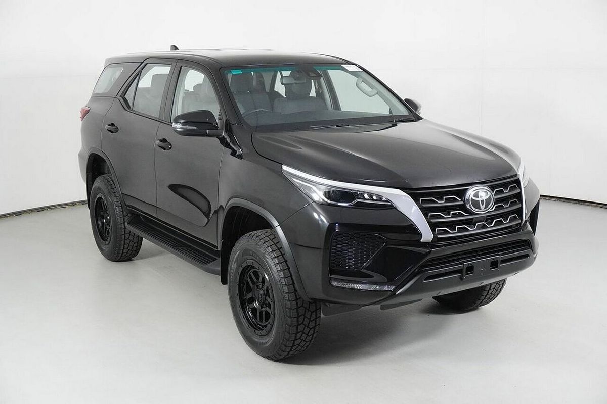 2023 Toyota Fortuner GX GUN156R