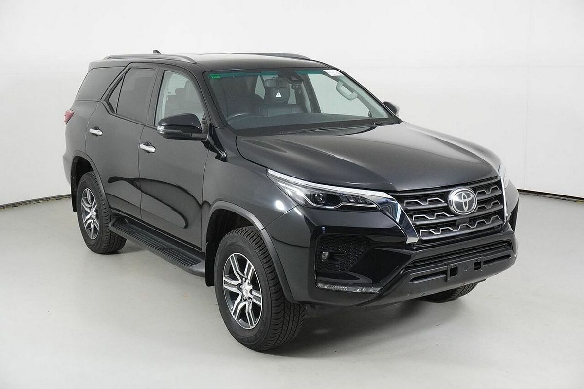 2022 Toyota Fortuner GXL Premium Interior GUN156R