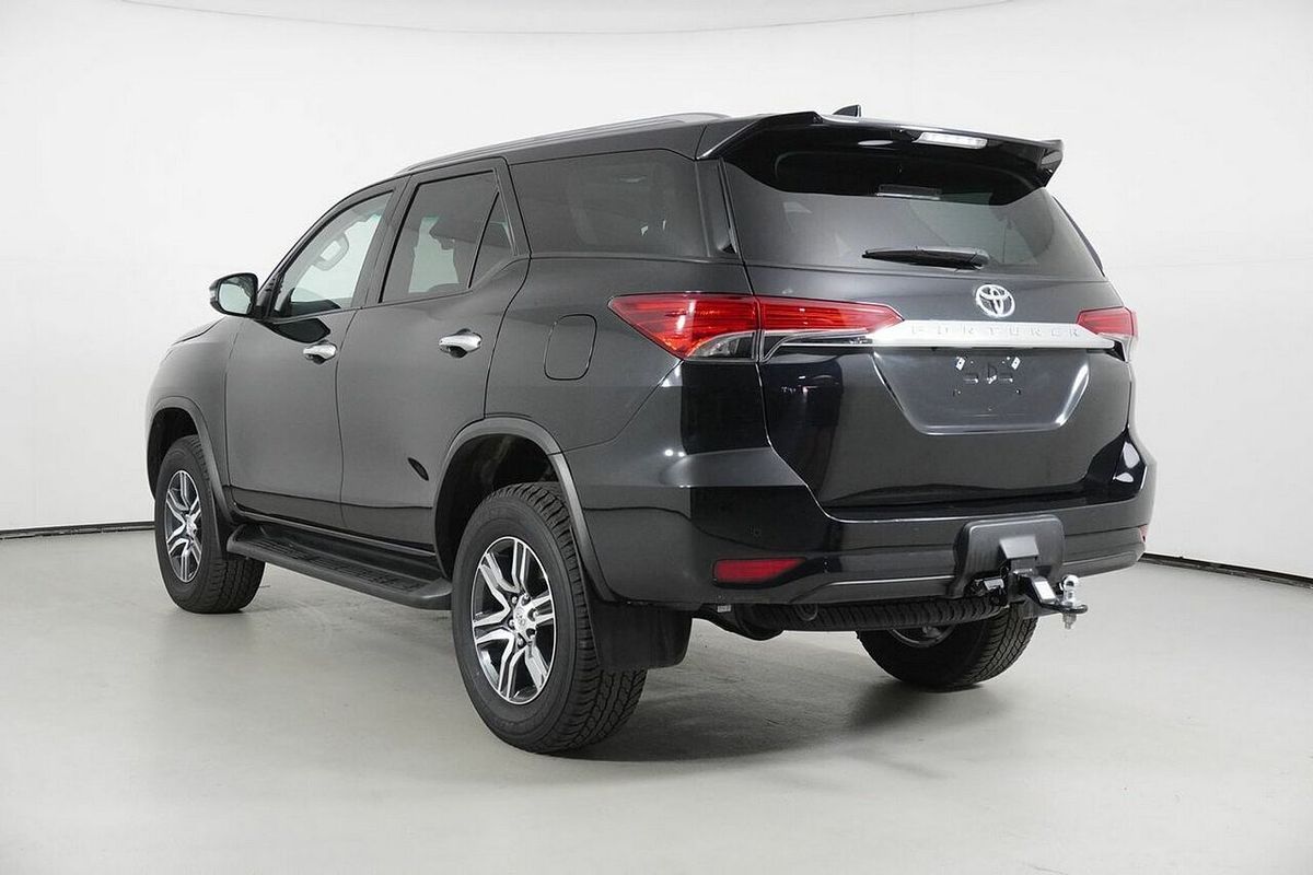 2022 Toyota Fortuner GXL Premium Interior GUN156R