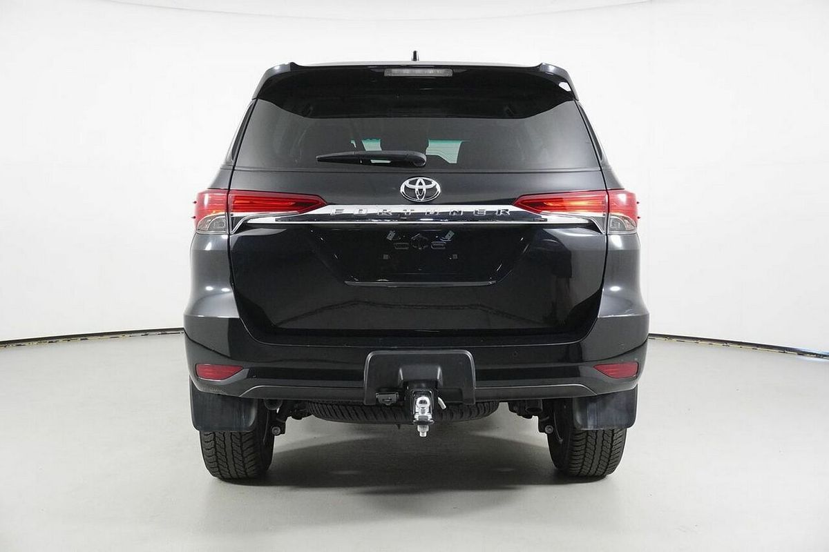 2022 Toyota Fortuner GXL Premium Interior GUN156R