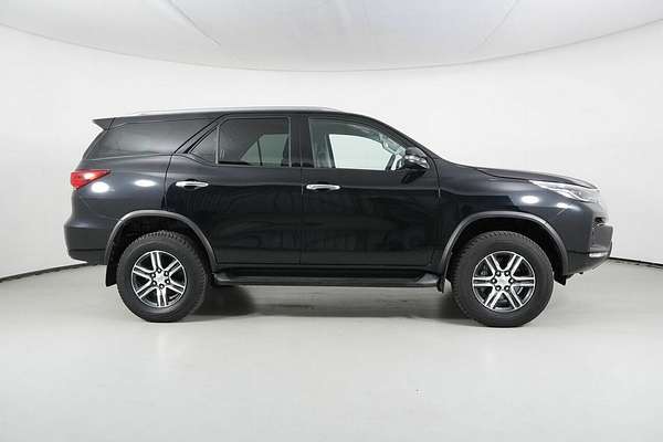 2022 Toyota Fortuner GXL Premium Interior GUN156R