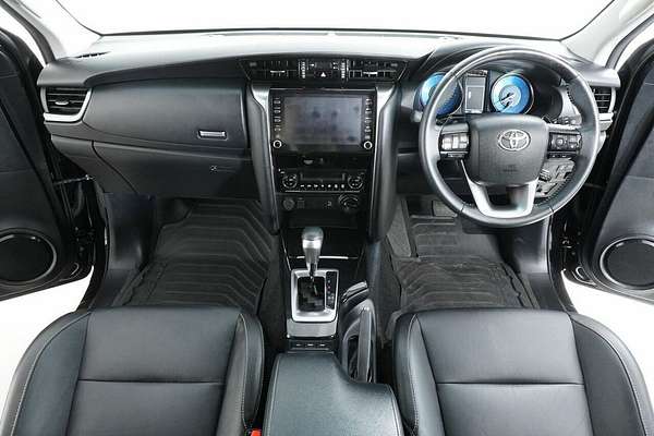 2022 Toyota Fortuner GXL Premium Interior GUN156R