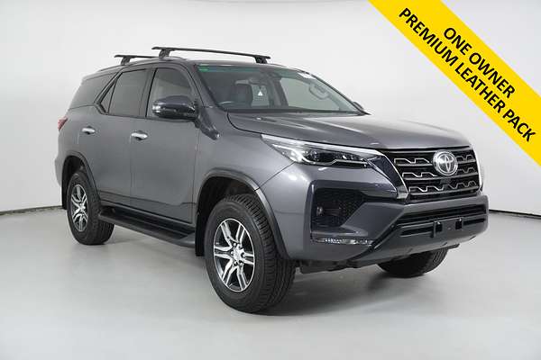2022 Toyota Fortuner GXL Premium Interior GUN156R