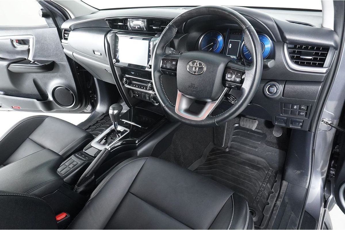 2022 Toyota Fortuner GXL Premium Interior GUN156R