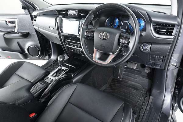 2022 Toyota Fortuner GXL Premium Interior GUN156R