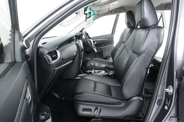 2022 Toyota Fortuner GXL Premium Interior GUN156R