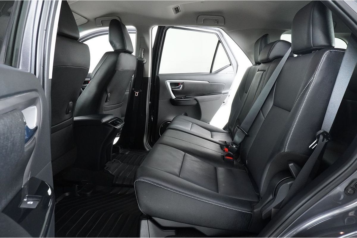 2022 Toyota Fortuner GXL Premium Interior GUN156R